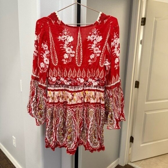 RAGA Luisa Red Boho Print Flare Sleeve Mini Dress Size Small Revolve Beach - Picture 6 of 6